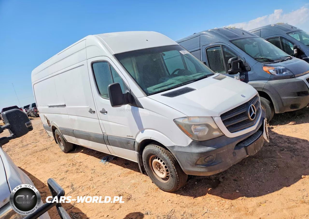 2015 Mercedes-Benz Sprinter 2500 Delivery Van VIN:WD3PE8DBXFP136964 - 4