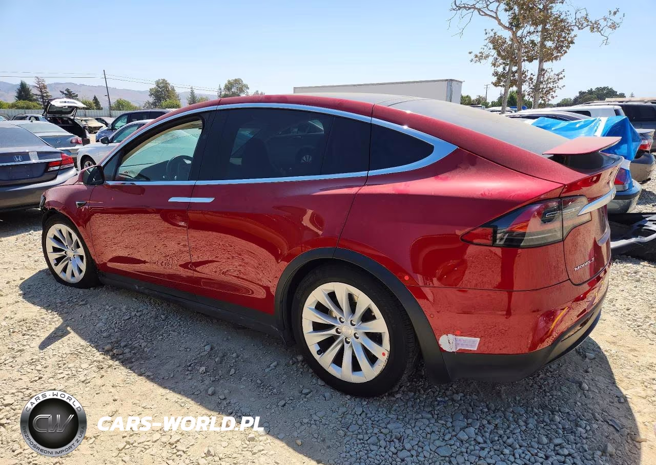2018 Tesla Model X VIN:5YJXCAE26JF127182 - 2