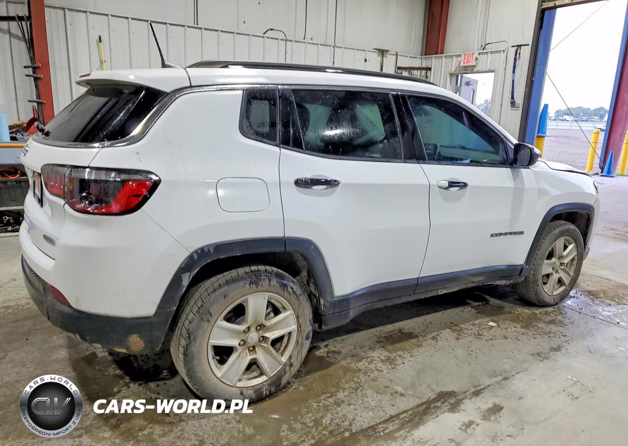 2022 Jeep Compass Latitude VIN:3C4NJDBB7NT130831 - 3