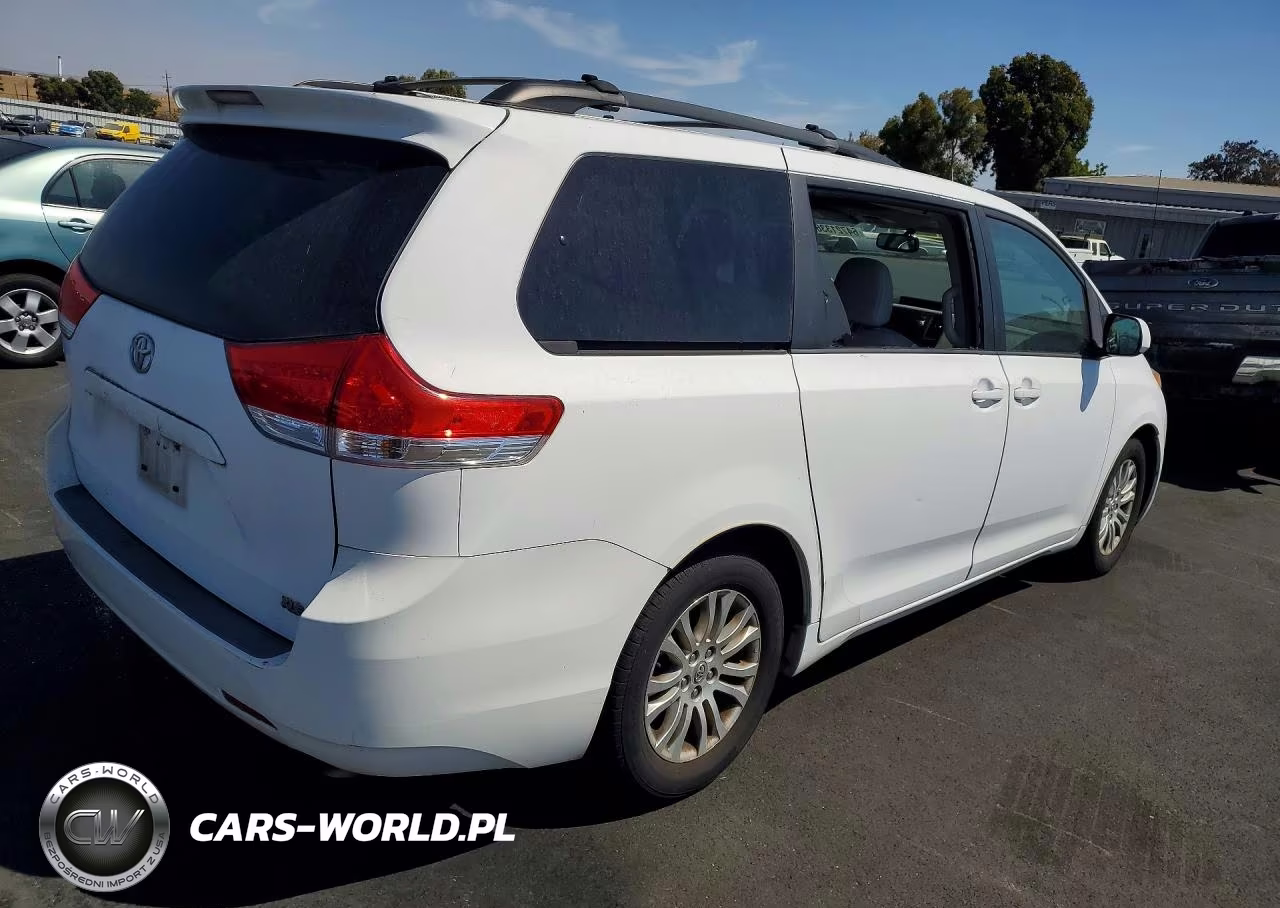 2011 Toyota Sienna Xle 8-Passenger VIN:5TDYK3DC9BS114386 - 3