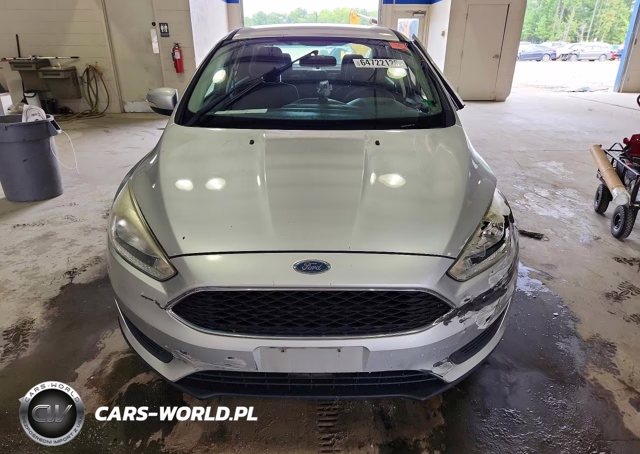2016 Ford Focus Se VIN:1FADP3F27GL402832 - 5