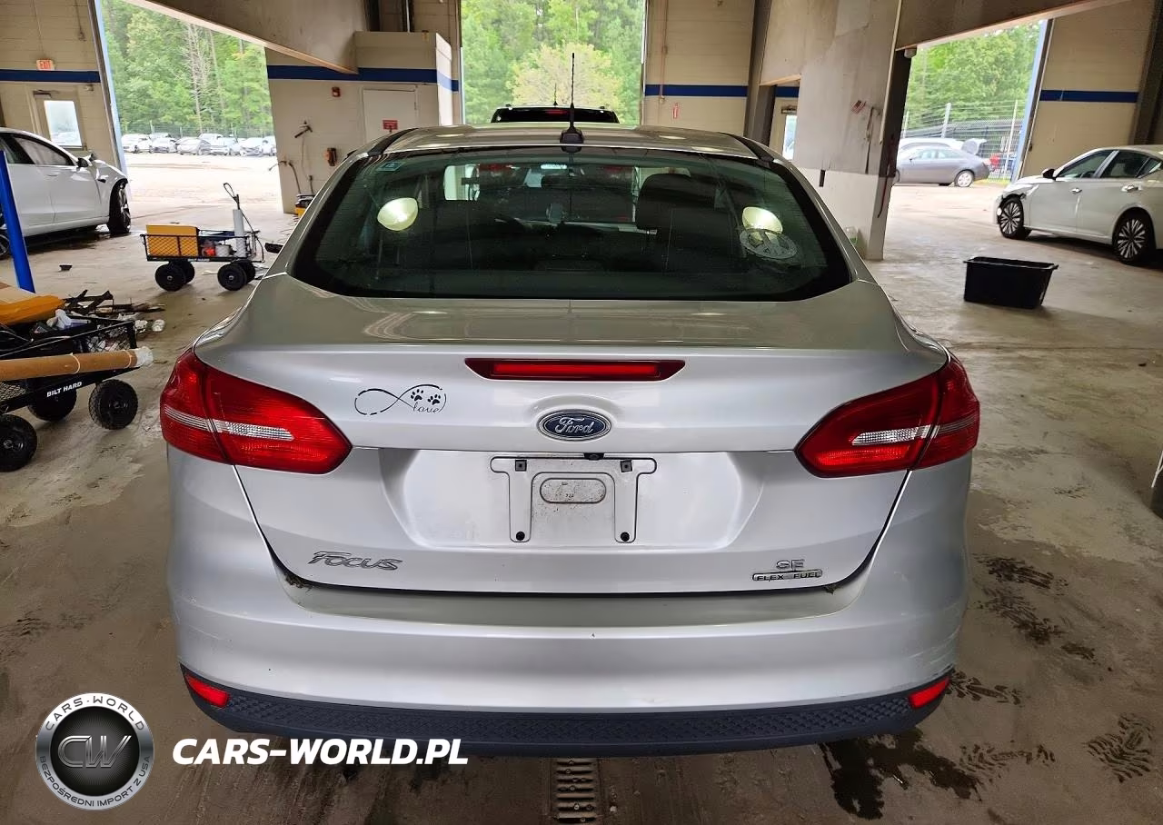 2016 Ford Focus Se VIN:1FADP3F27GL402832 - 6