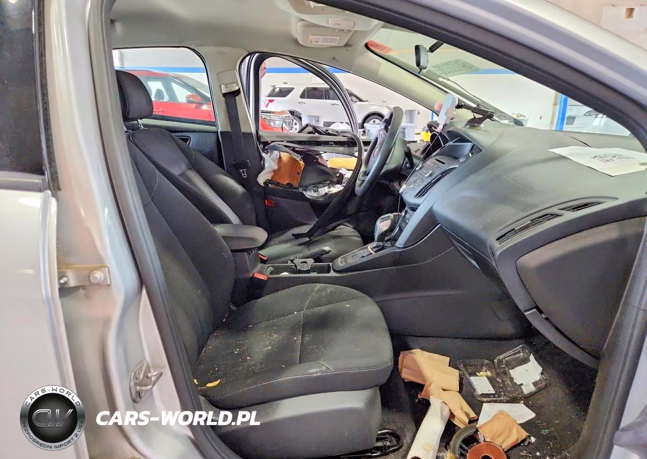 2016 Ford Focus Se VIN:1FADP3F27GL402832 - 7