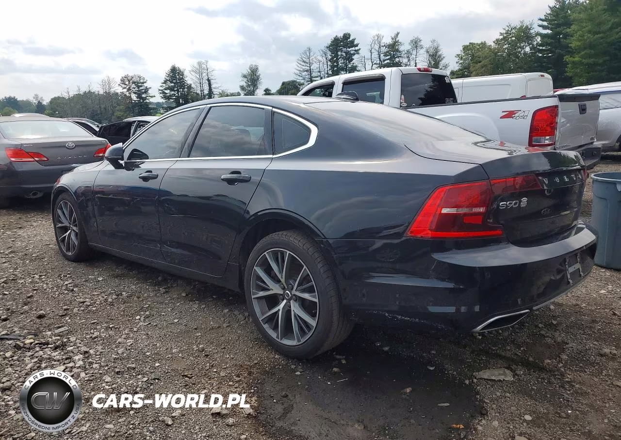 2017 Volvo S90 T6 Momentum VIN:YV1A22MK5H1015776 - 2