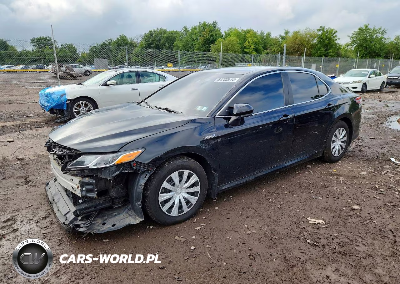 2020 Toyota Camry Le – zdjęcie 1 z 12