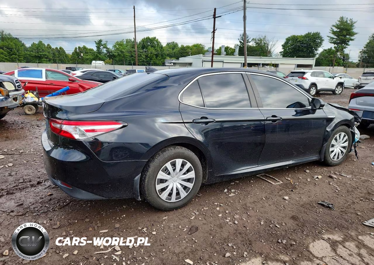 2020 Toyota Camry Le VIN:4T1C31AK3LU525864 - 3