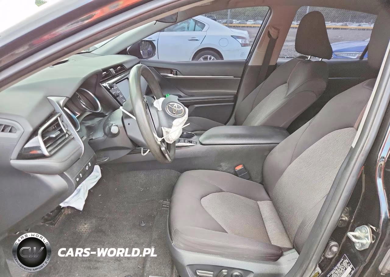 2020 Toyota Camry Le VIN:4T1C31AK3LU525864 - 7
