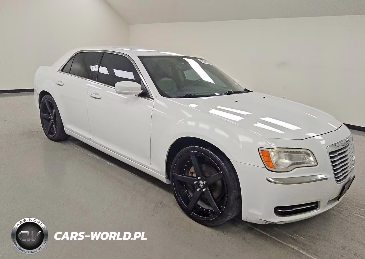 2014 Chrysler 300 VIN:2C3CCAAG1EH105756 - 4
