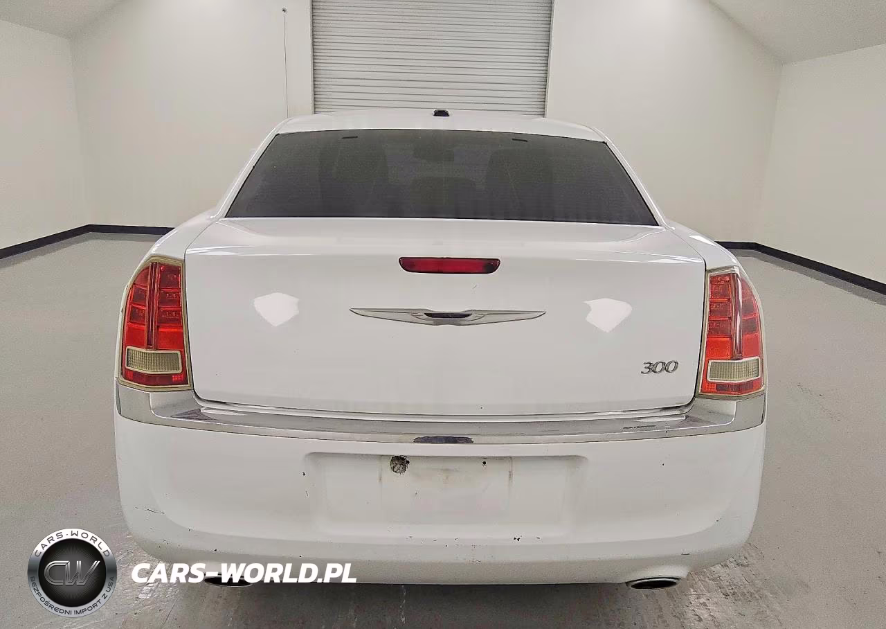 2014 Chrysler 300 VIN:2C3CCAAG1EH105756 - 6