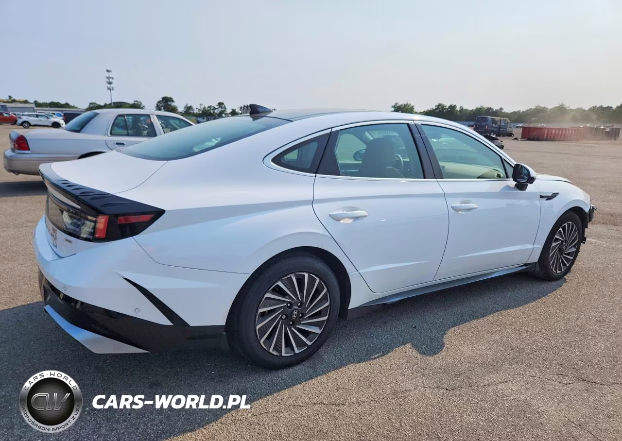 2025 Hyundai Sonata Hybrid Limited VIN:KMHL54JJ2SA104298 - 3