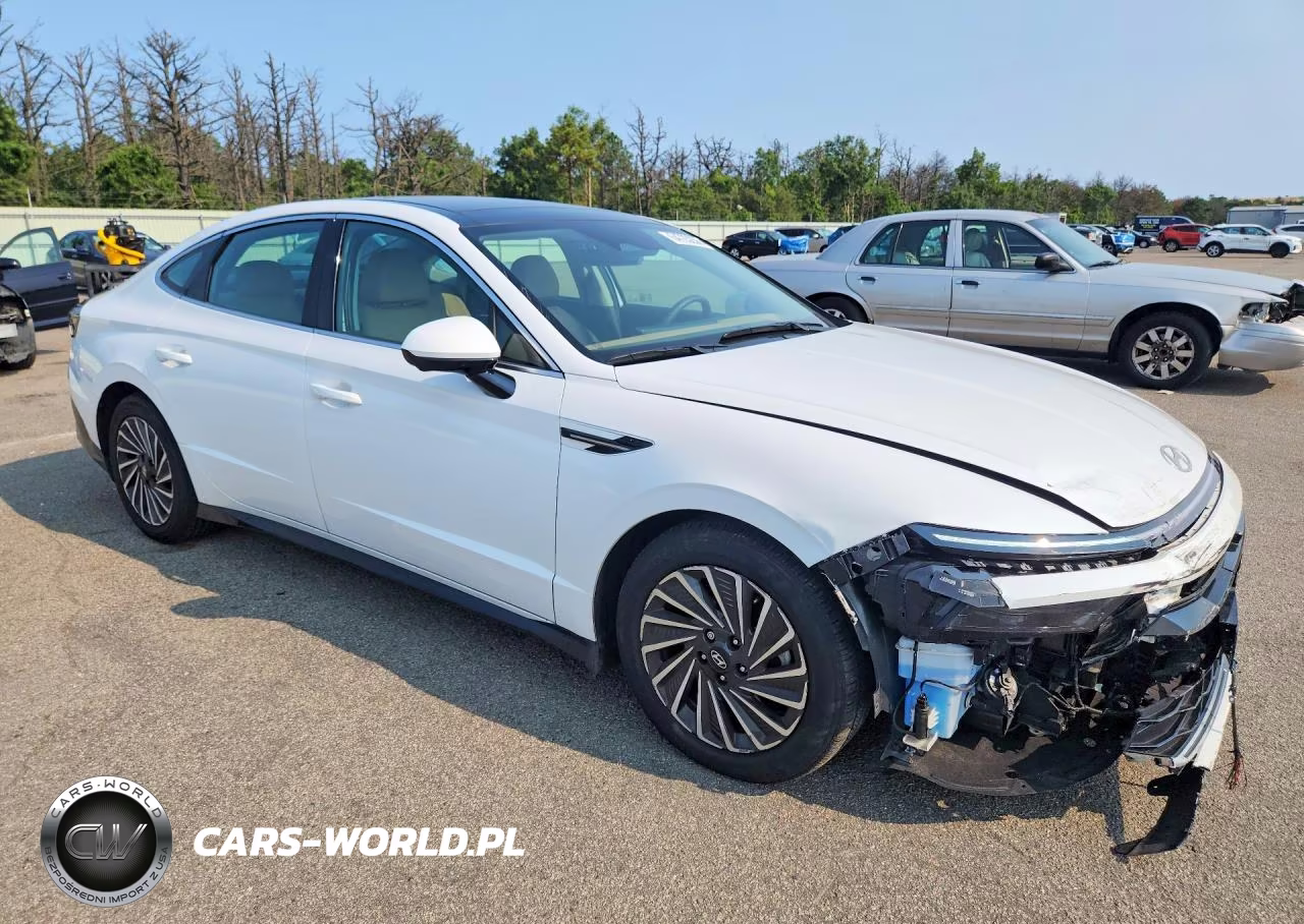 2025 Hyundai Sonata Hybrid Limited VIN:KMHL54JJ2SA104298 - 4