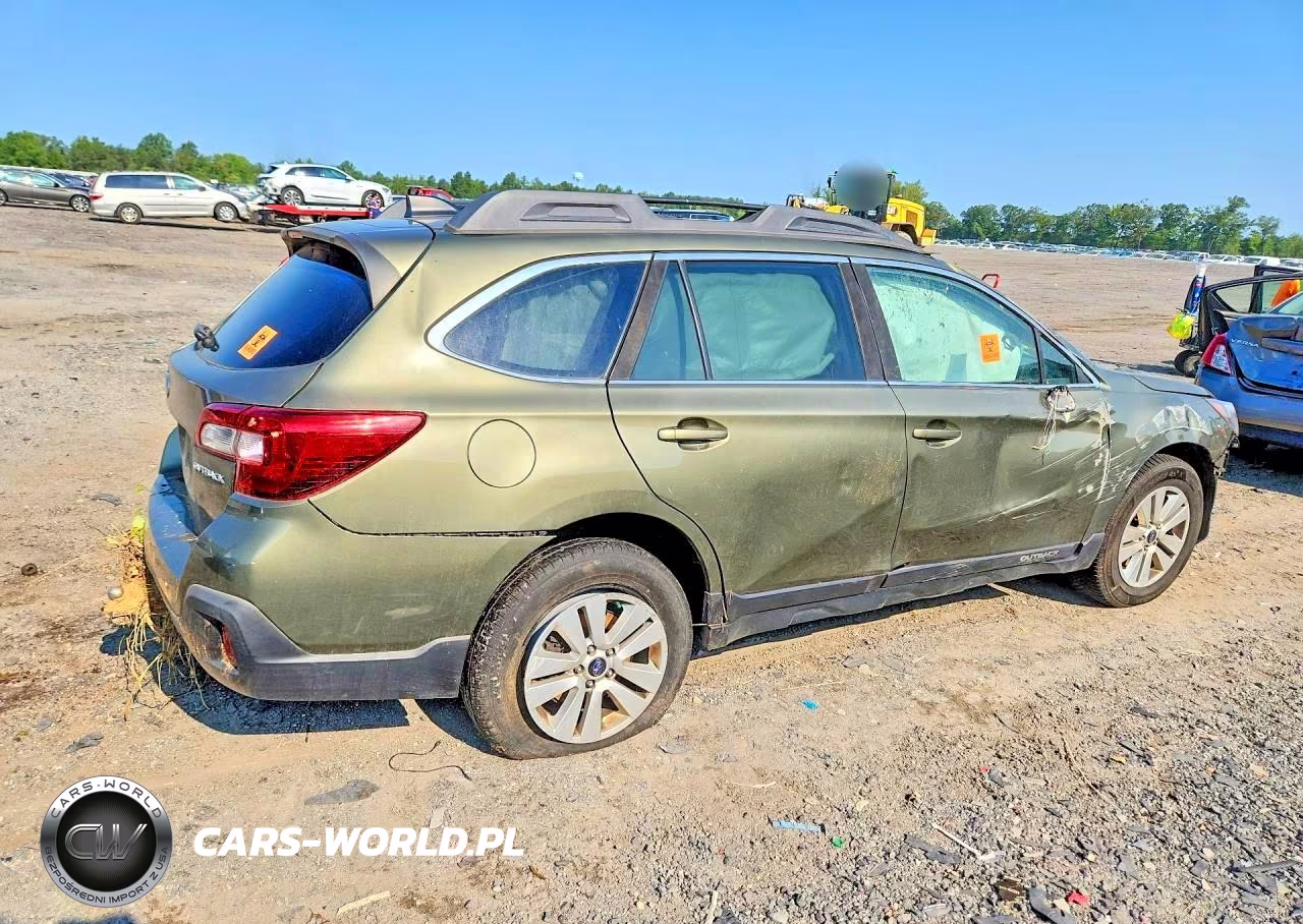 2018 Subaru Outback 2.5I Premium VIN:4S4BSAFC1J3378916 - 3