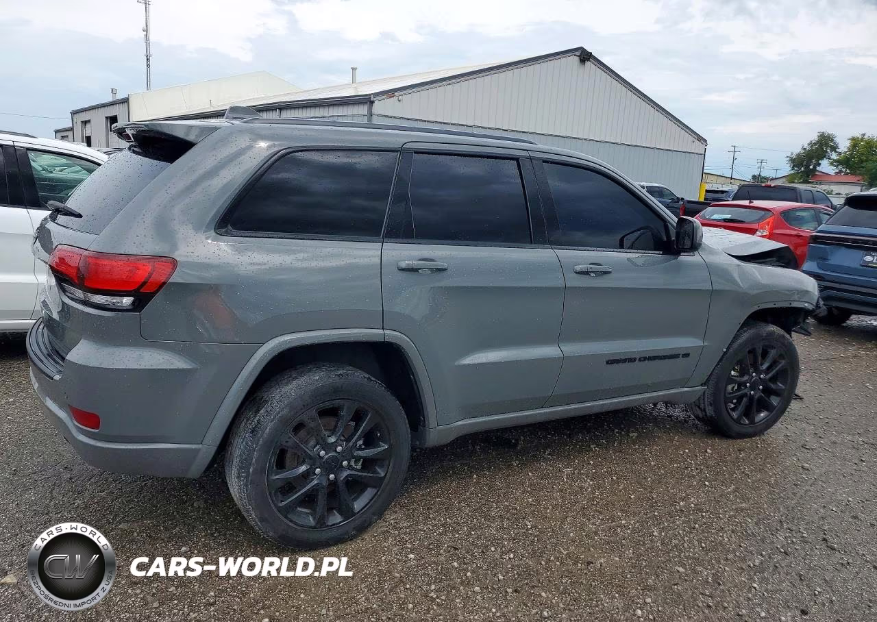 2022 Jeep Grand Cherokee Laredo E VIN:1C4RJFAG1NC150269 - 3
