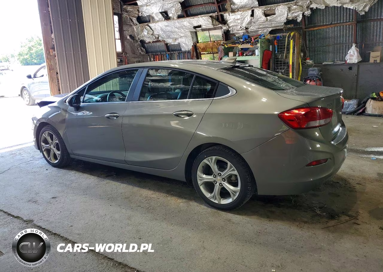 2019 Chevrolet Cruze Premier VIN:1G1BF5SM0K7122056 - 2