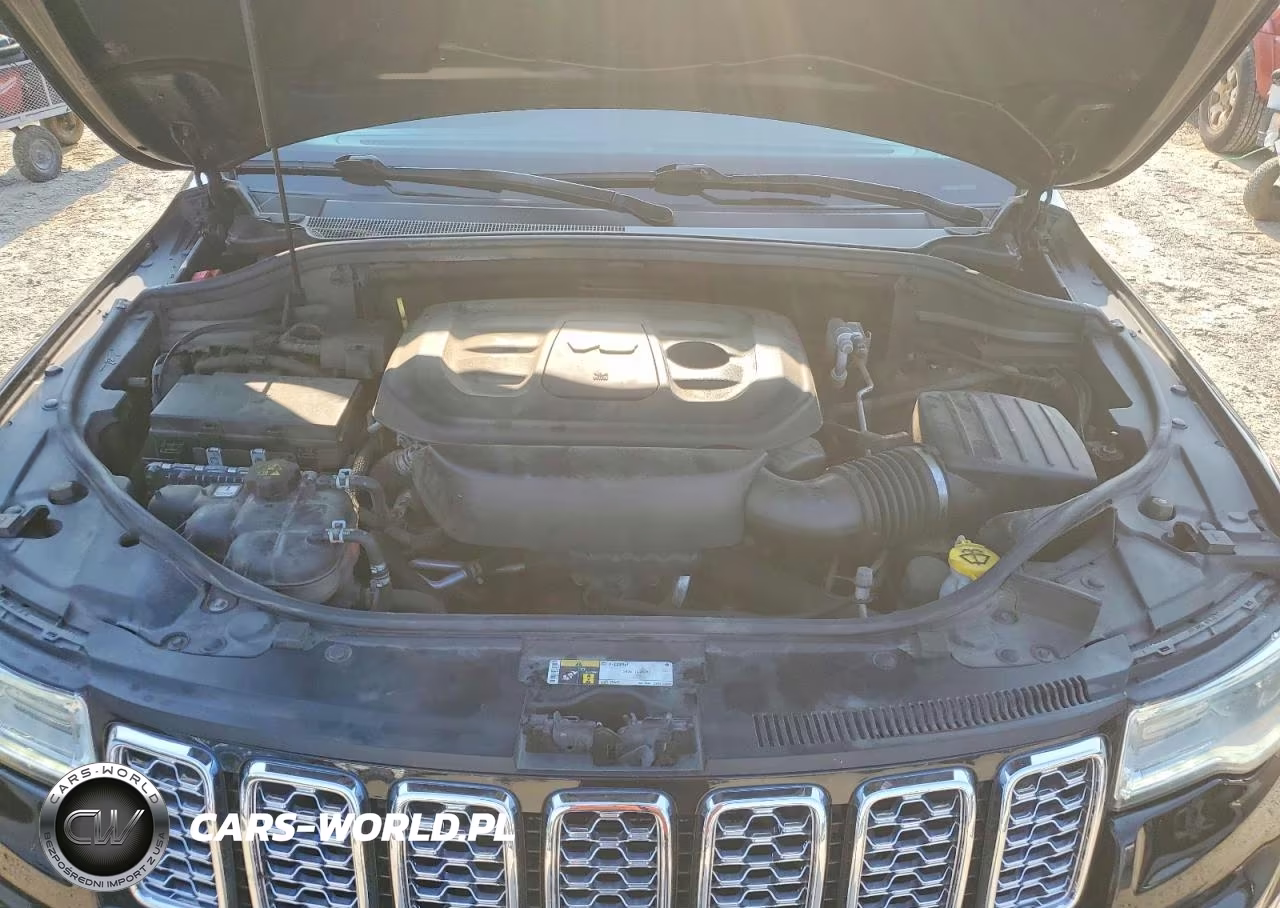 2018 Jeep Grand Cherokee Overland VIN:1C4RJFCG1JC274145 - 11