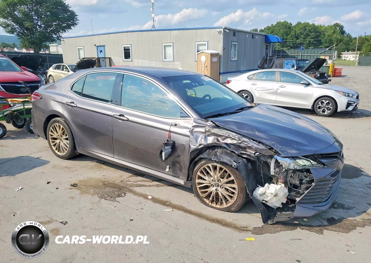 2018 Toyota Camry Xle VIN:4T1B11HK9JU502481 - 4