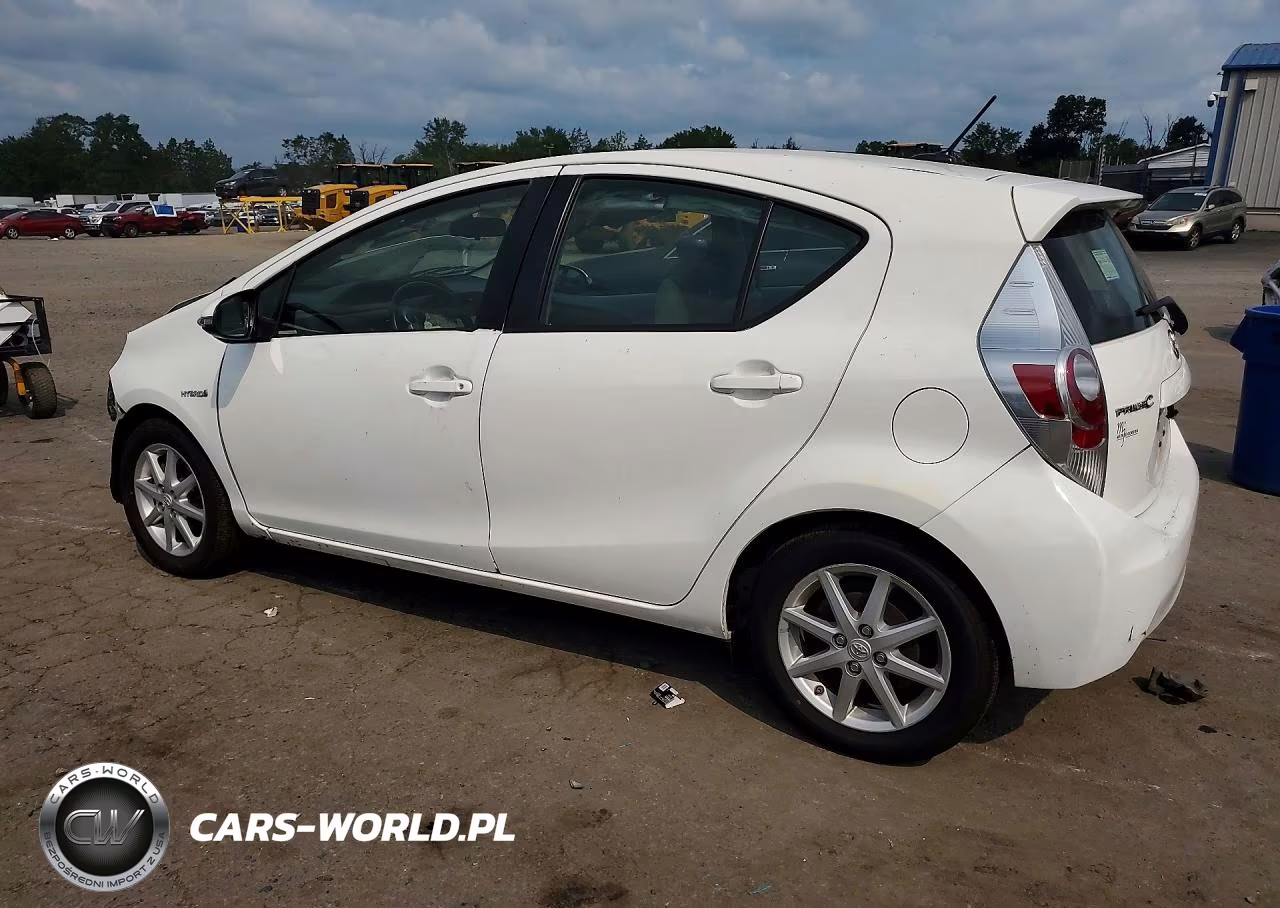 2013 Toyota Prius C Four VIN:JTDKDTB36D1057664 - 2