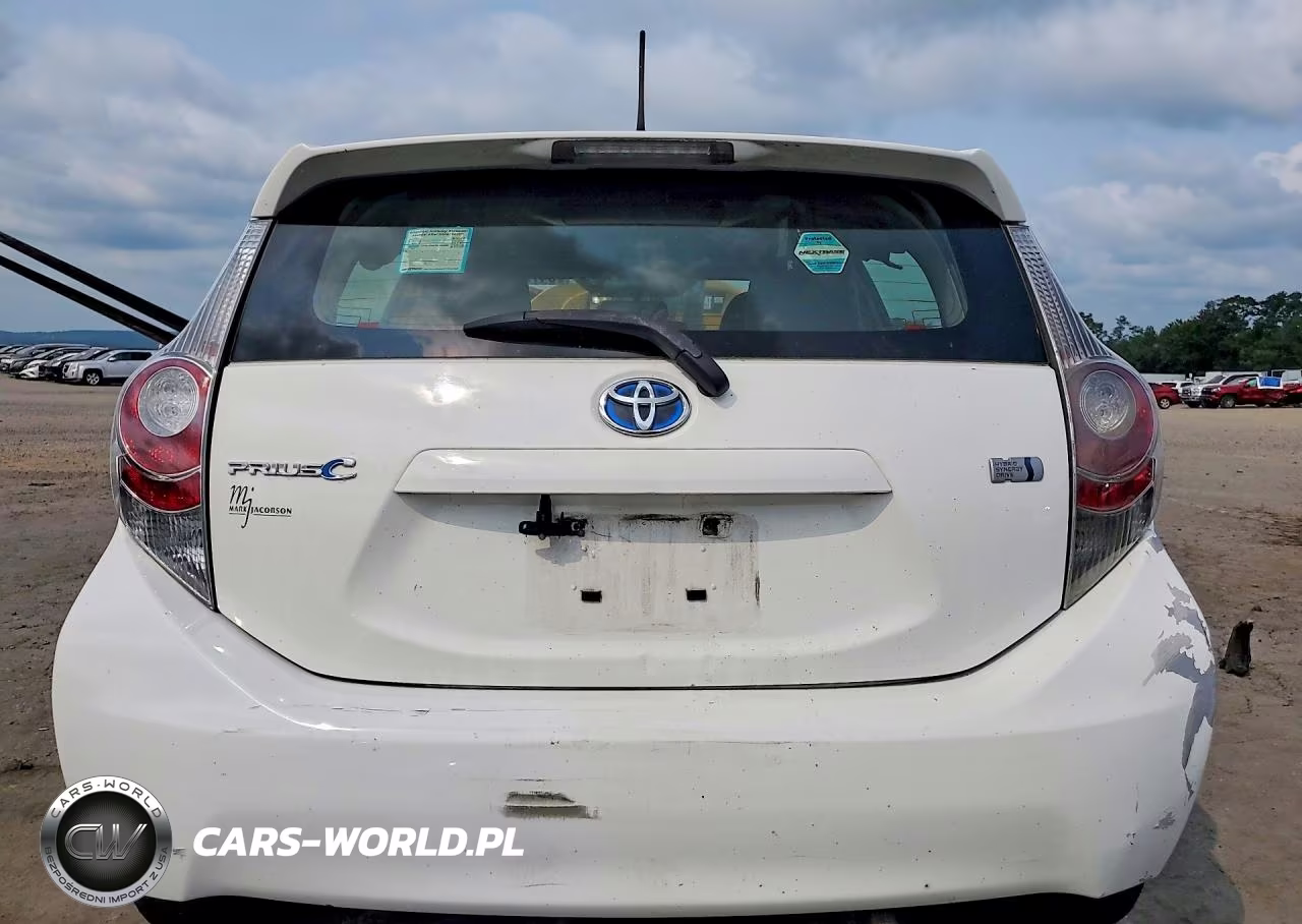 2013 Toyota Prius C Four VIN:JTDKDTB36D1057664 - 6
