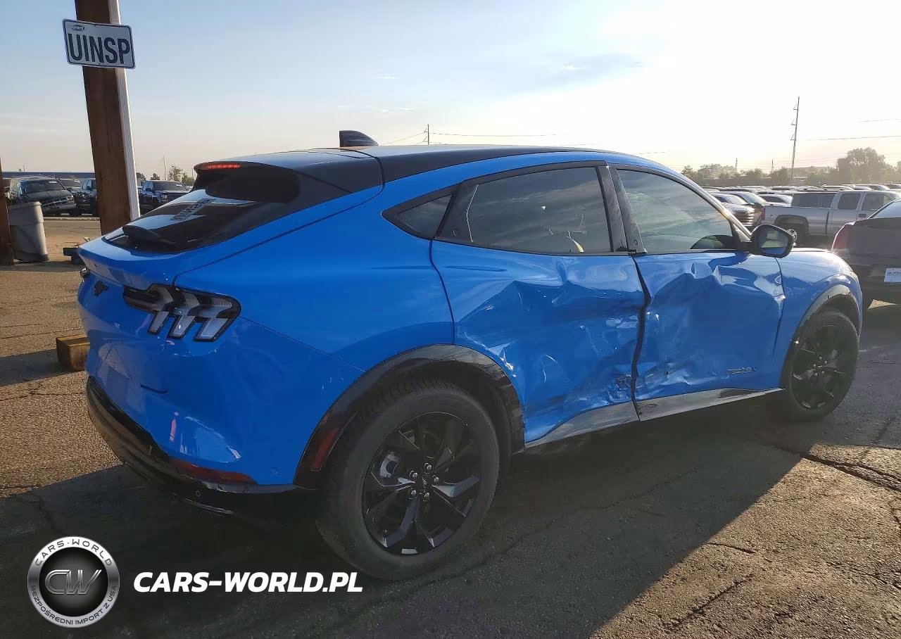 2023 Ford Mustang Mach-E Premium VIN:3FMTK3SU0PMA06330 - 3