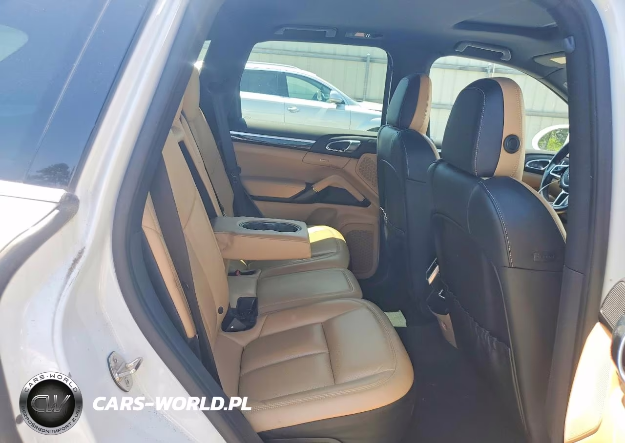 2016 Porsche Cayenne VIN:WP1AA2A22GLA04751 - 10