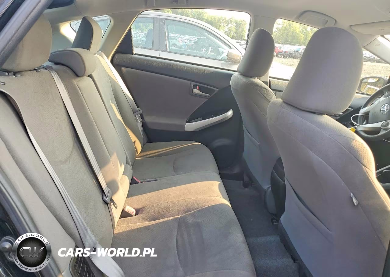 2015 Toyota Prius Two VIN:JTDKN3DU9F1902092 - 10