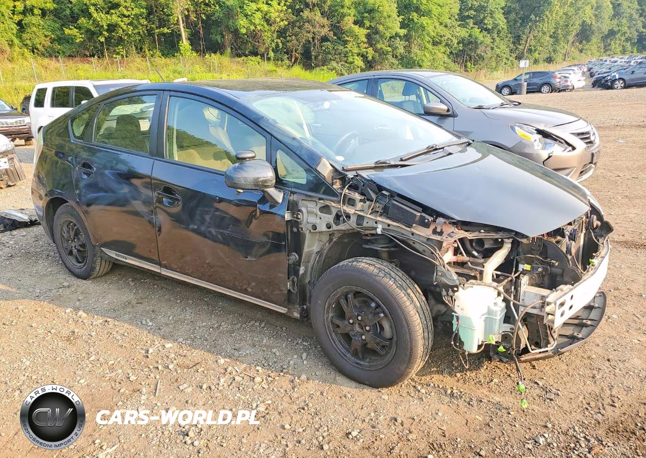 2015 Toyota Prius Two VIN:JTDKN3DU9F1902092 - 4