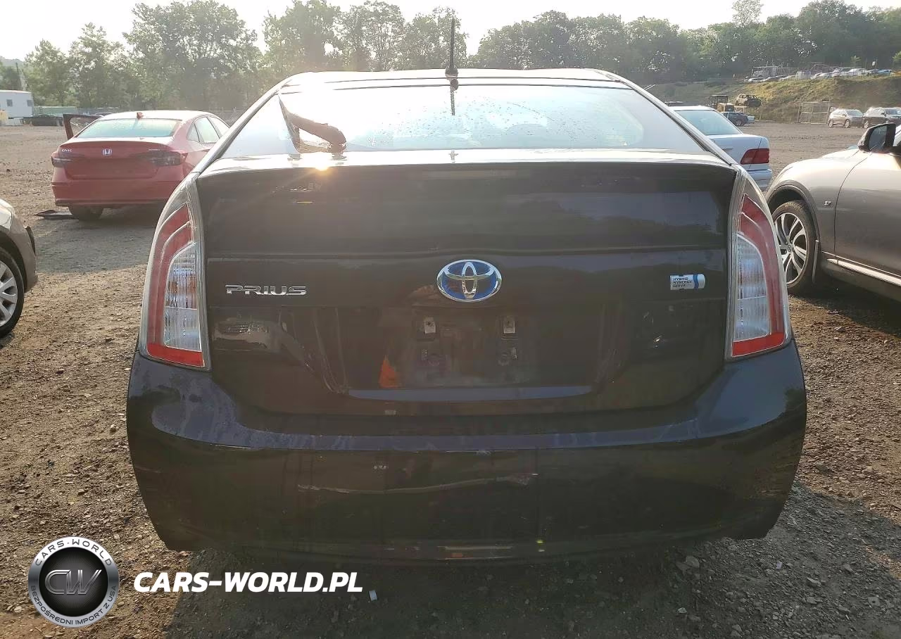2015 Toyota Prius Two VIN:JTDKN3DU9F1902092 - 6