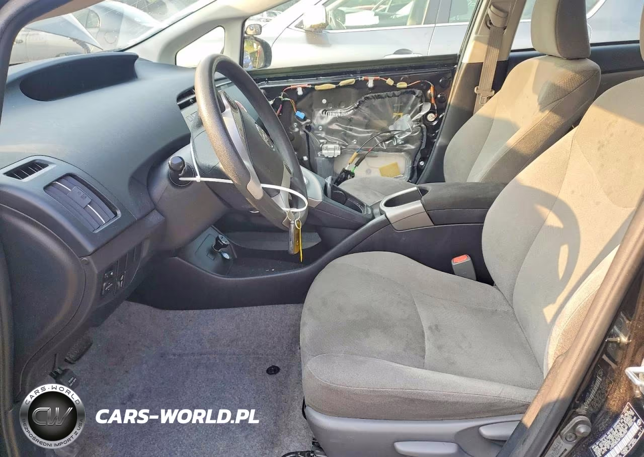 2015 Toyota Prius Two VIN:JTDKN3DU9F1902092 - 7