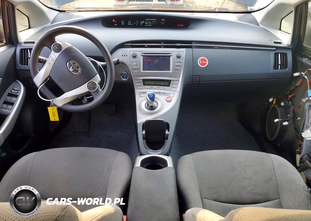 2015 Toyota Prius Two VIN:JTDKN3DU9F1902092 - 8