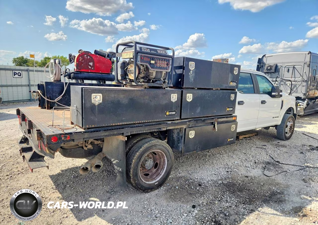 2017 Ford F450 Super Duty VIN:1FD0W4GT9HEF40558 - 3