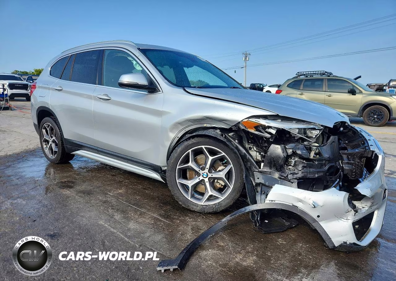 2018 BMW X1 Sdrive28I VIN:WBXHU7C31J5L08100 - 4