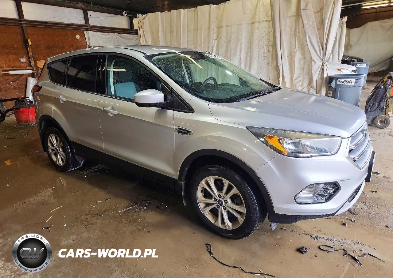2017 Ford Escape Se VIN:1FMCU9GD1HUD99242 - 4