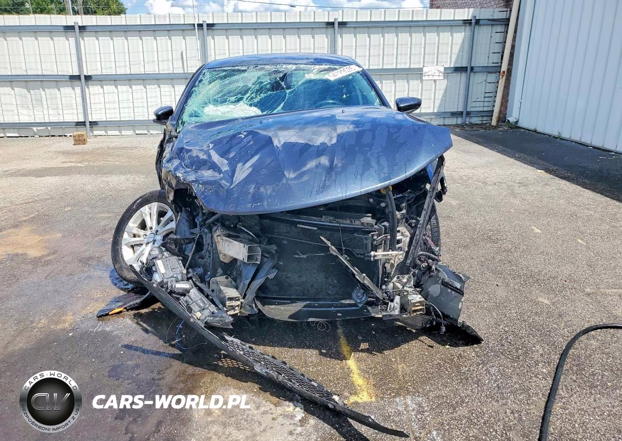 2017 Chrysler 200 Limited VIN:1C3CCCAB8HN510394 - 5