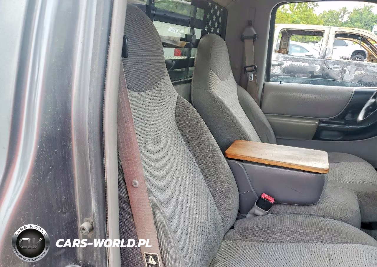2000 Mazda B3000 VIN:4F4YR12VXYTM07865 - 10