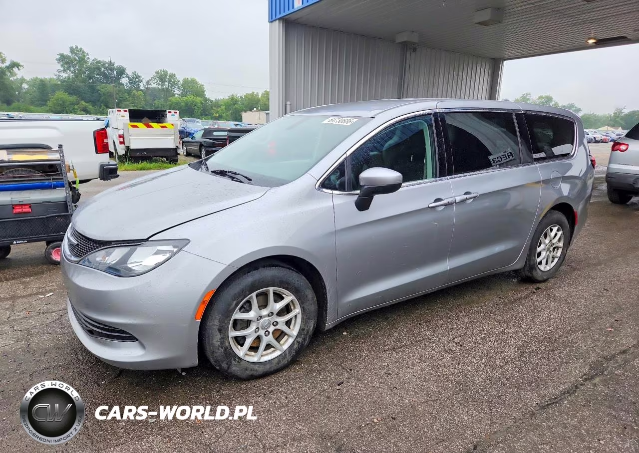 2017 Chrysler Pacifica Touring VIN:2C4RC1DG1HR515425 - 1