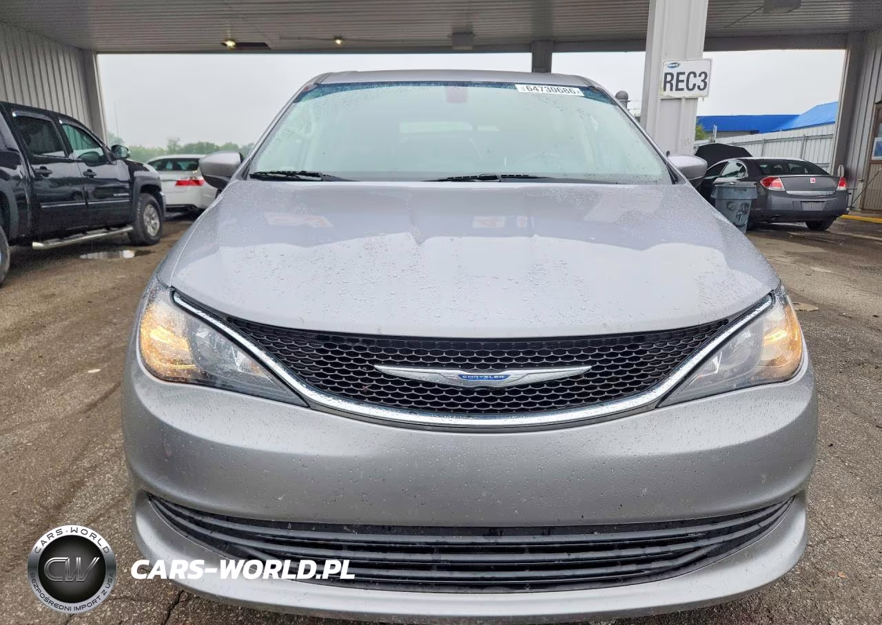 2017 Chrysler Pacifica Touring VIN:2C4RC1DG1HR515425 - 5