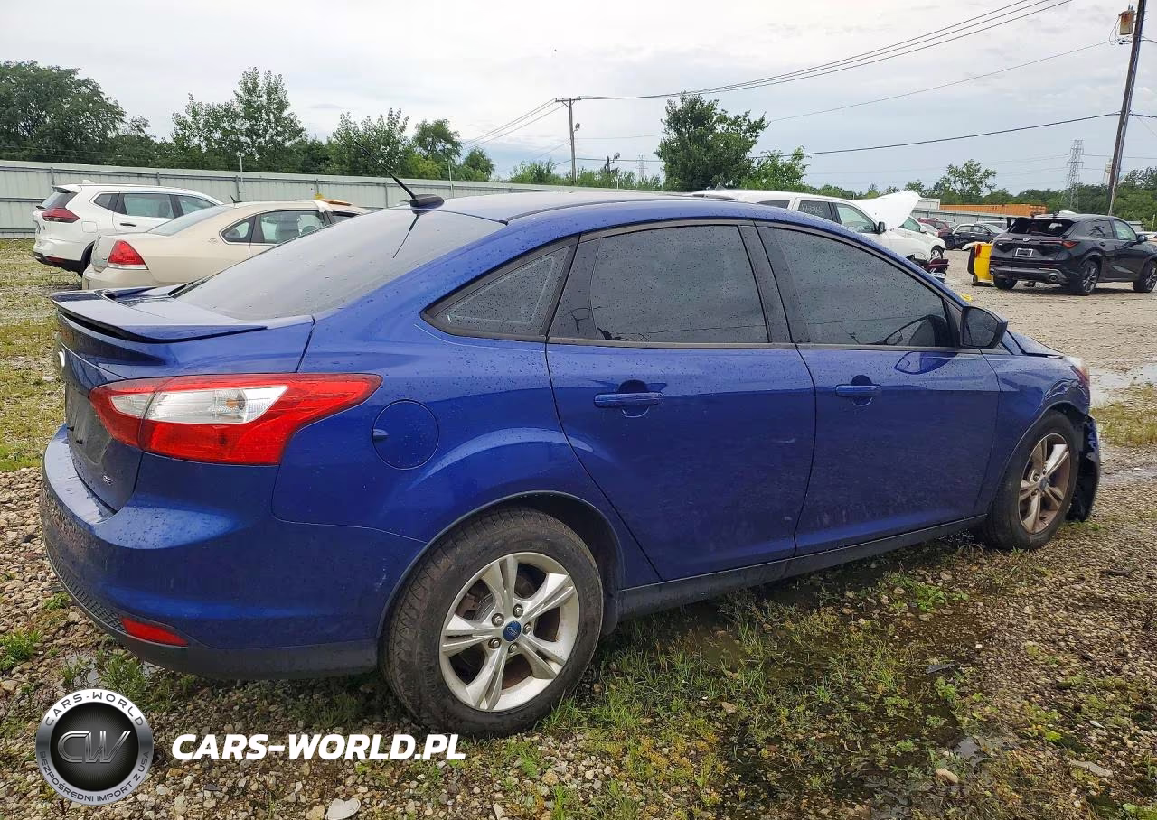 2012 Ford Focus Se VIN:1FAHP3F25CL309349 - 3