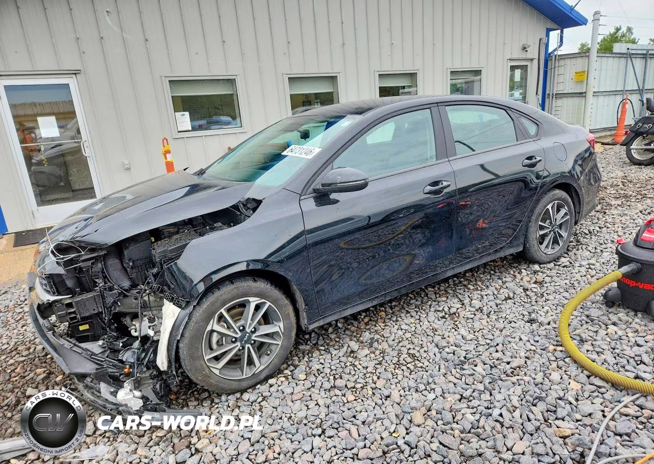 2024 Kia Forte Lxs – zdjęcie 1 z 13