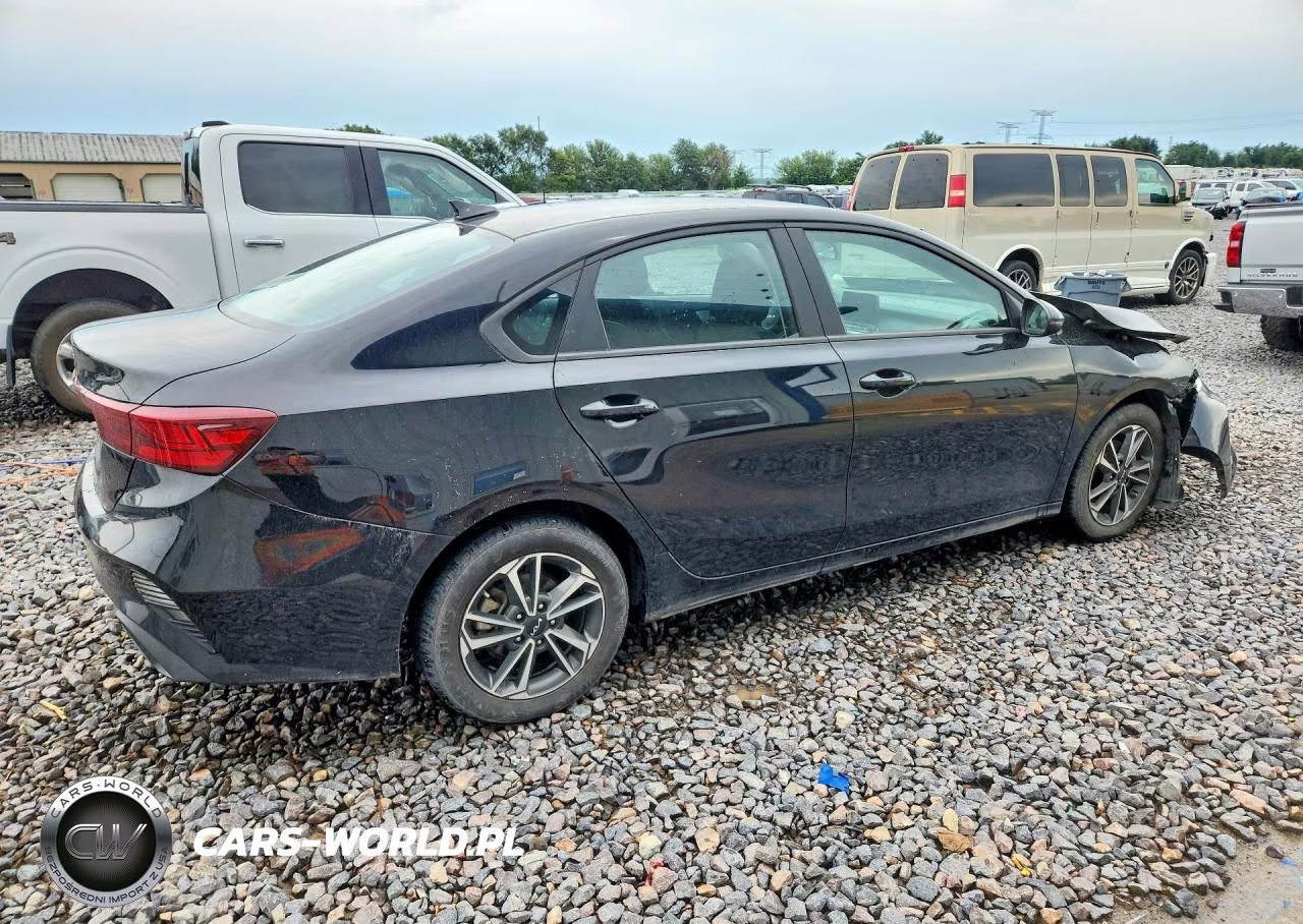 2024 Kia Forte Lxs VIN:3KPF24AD3RE836144 - 3