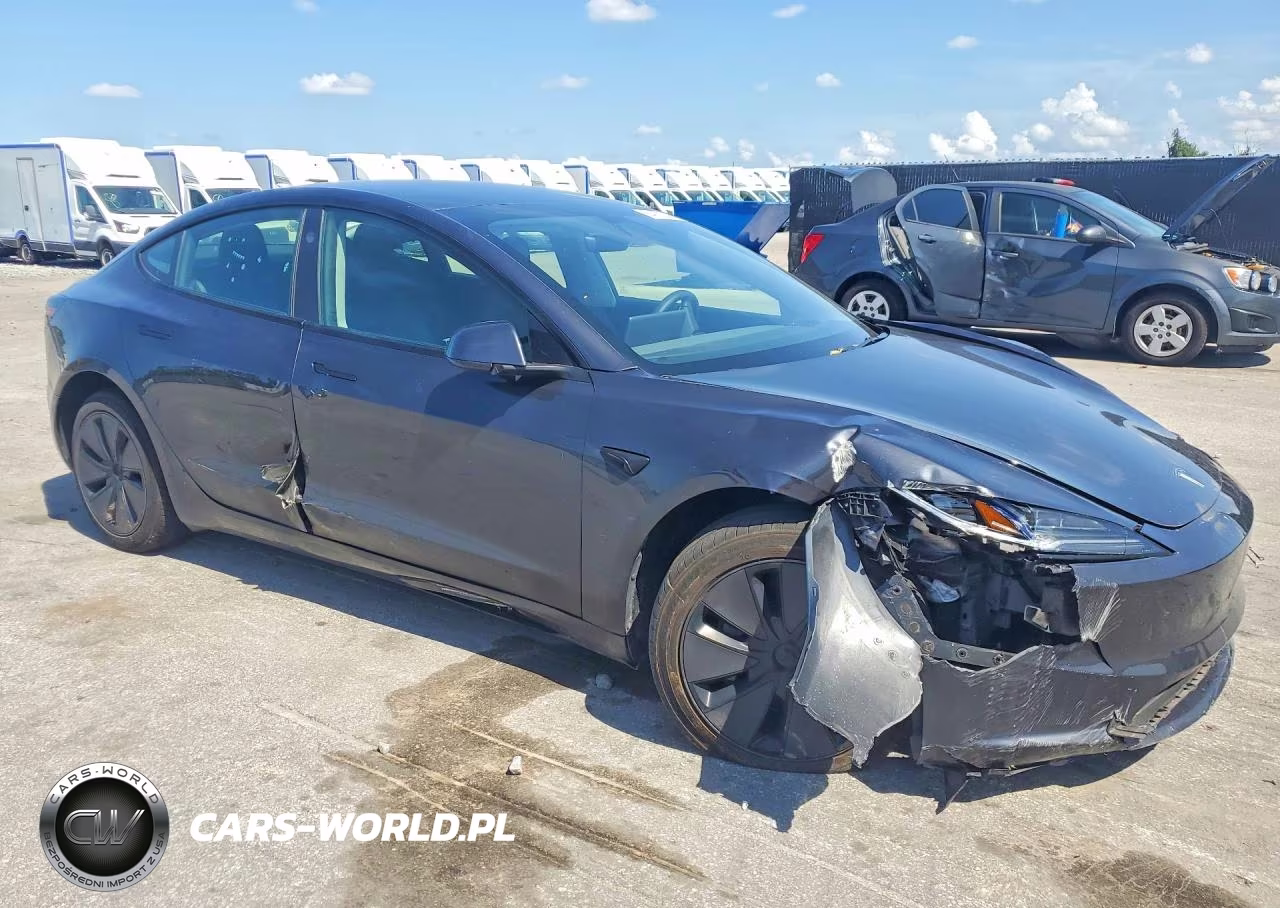 2025 Tesla Model 3 VIN:5YJ3E1EA2SF983094 - 4