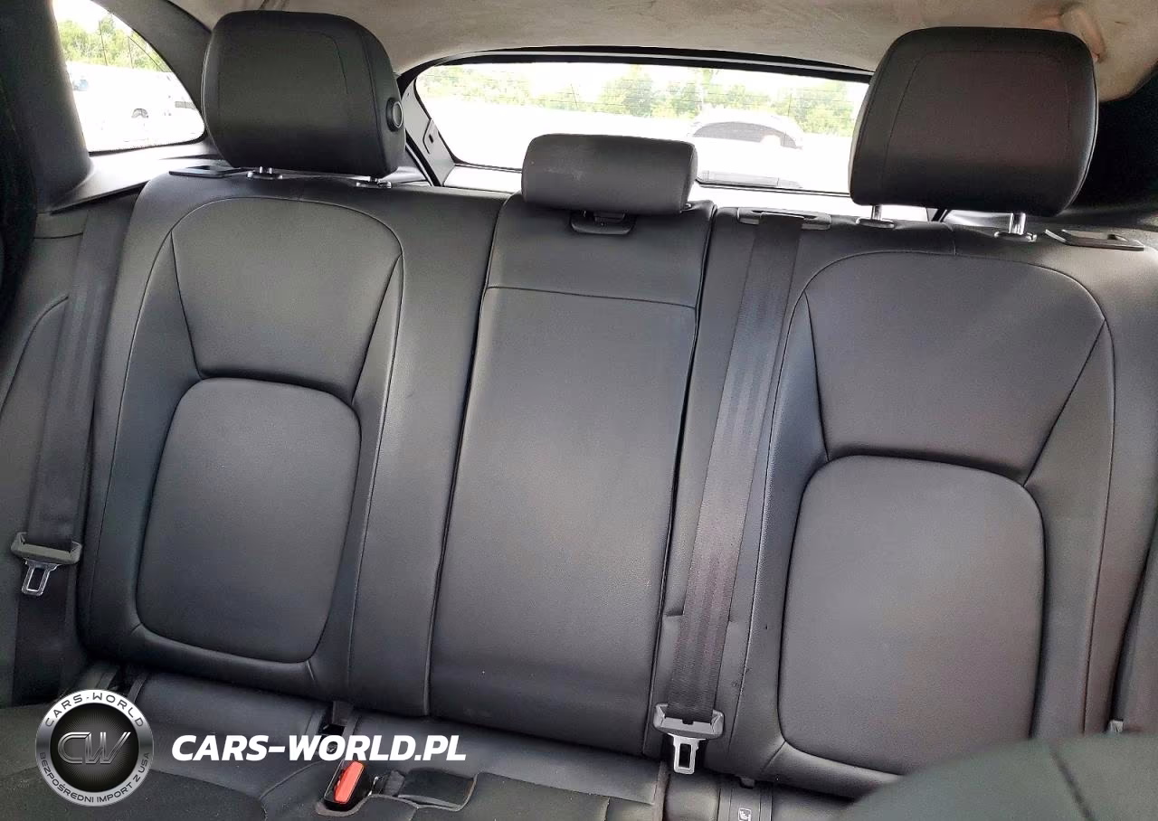2019 Jaguar F-Pace Premium VIN:SADCJ2FX9KA395324 - 10