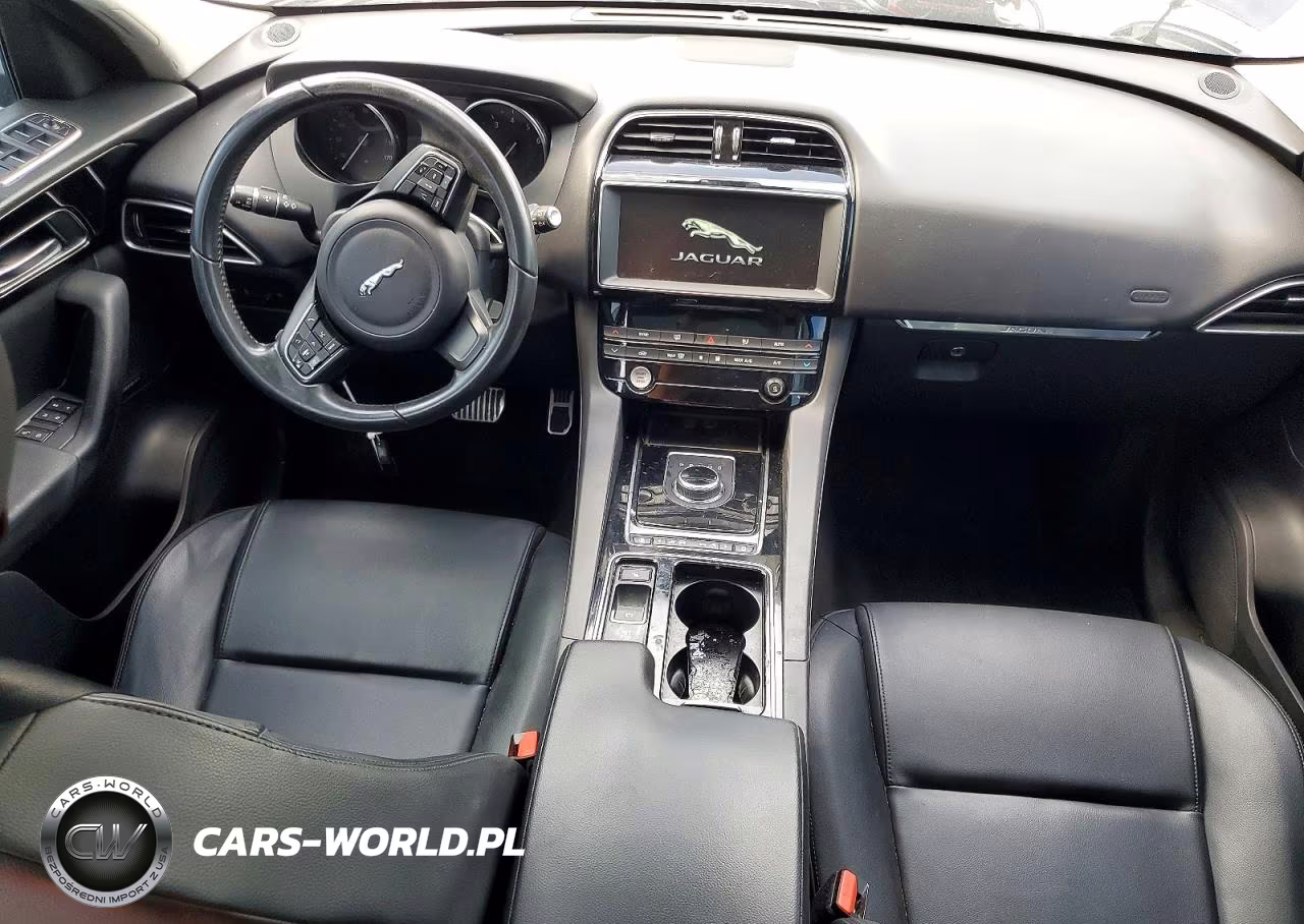 2019 Jaguar F-Pace Premium VIN:SADCJ2FX9KA395324 - 8