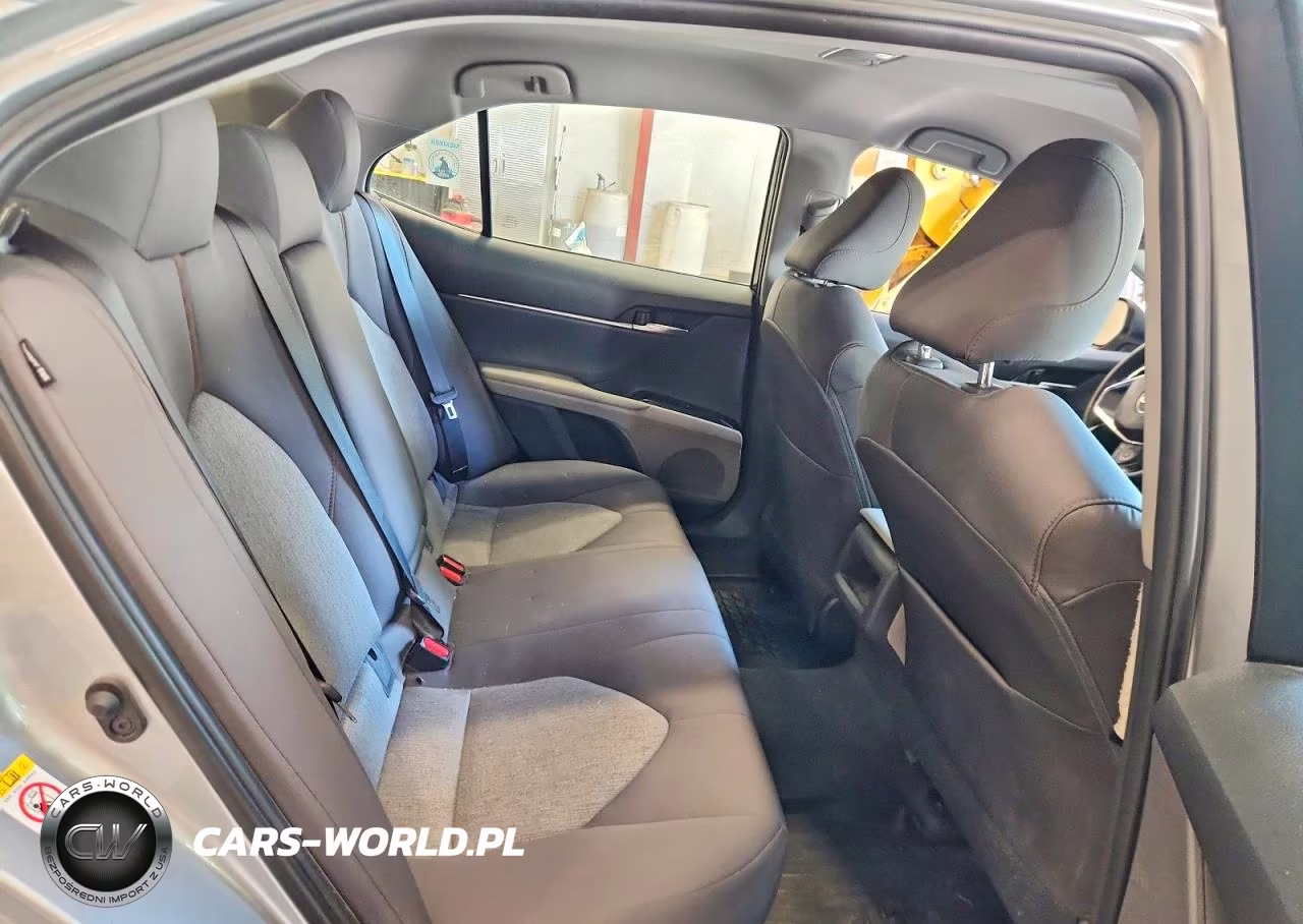2018 Toyota Camry Le VIN:4T1B11HK5JU642656 - 10
