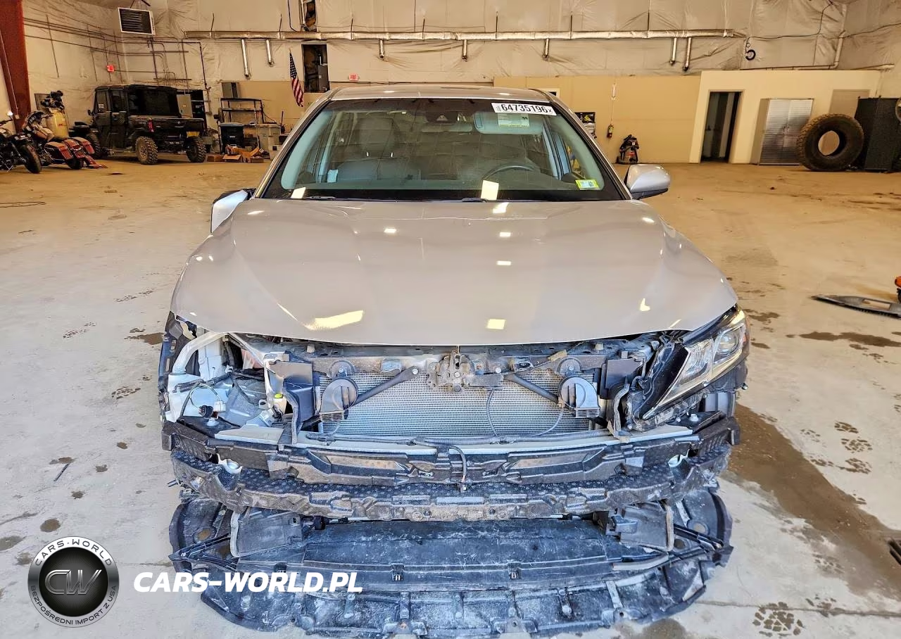 2018 Toyota Camry Le VIN:4T1B11HK5JU642656 - 5