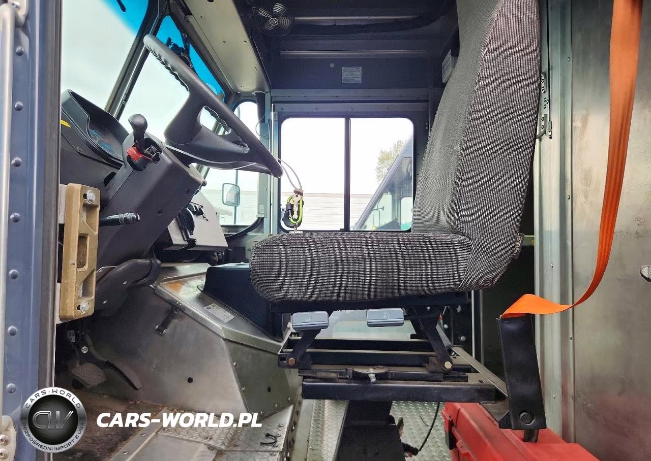 2020 Freightliner Mt45G Chassis Delivery Truck VIN:4UZAC2EA1LCLZ6429 - 7