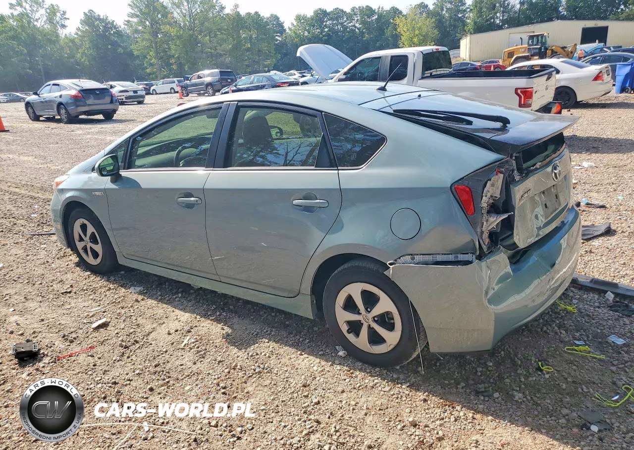 2015 Toyota Prius Two VIN:JTDKN3DU5F1916328 - 2