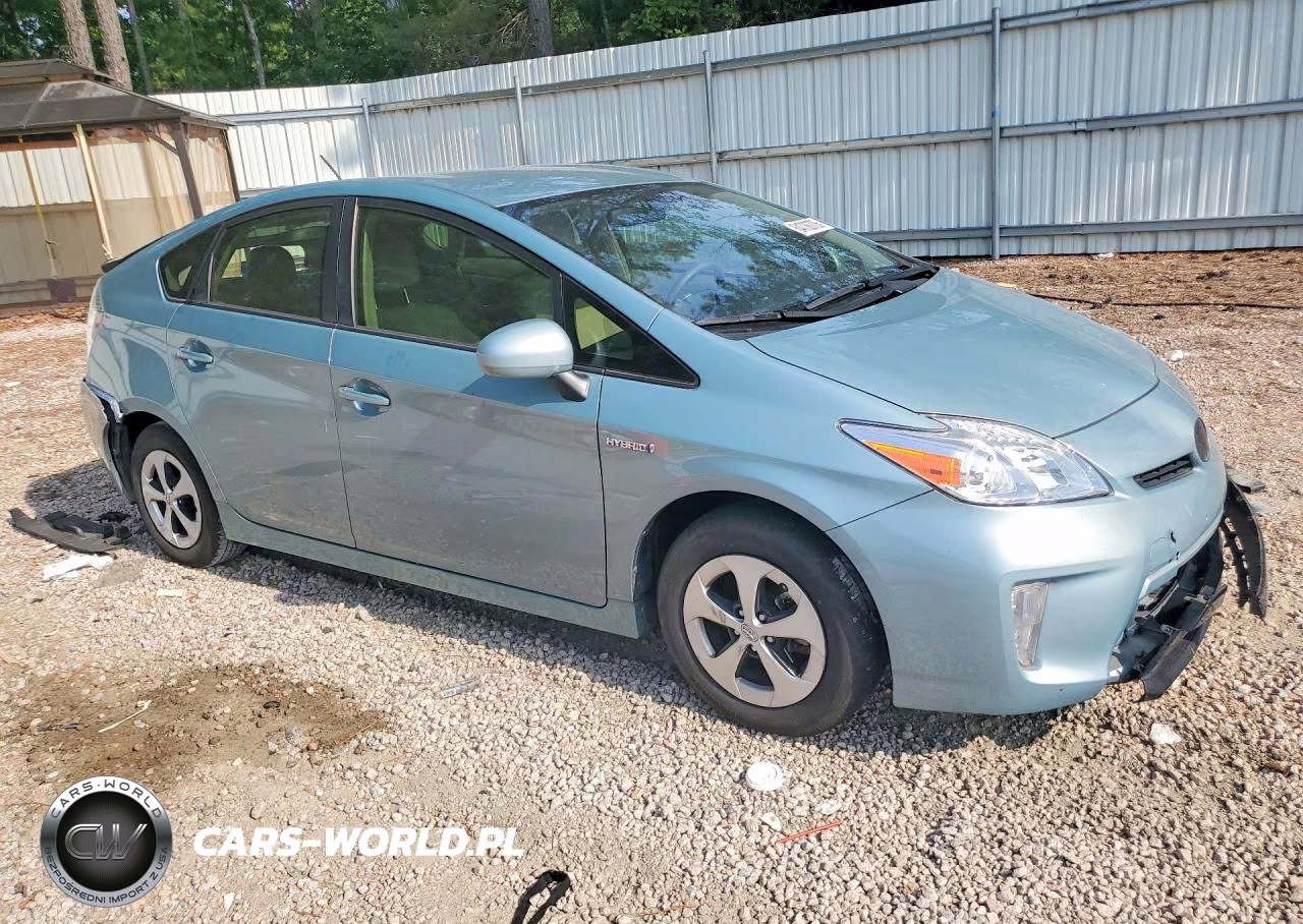 2015 Toyota Prius Two VIN:JTDKN3DU5F1916328 - 4