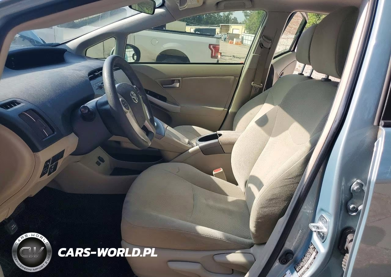 2015 Toyota Prius Two VIN:JTDKN3DU5F1916328 - 7