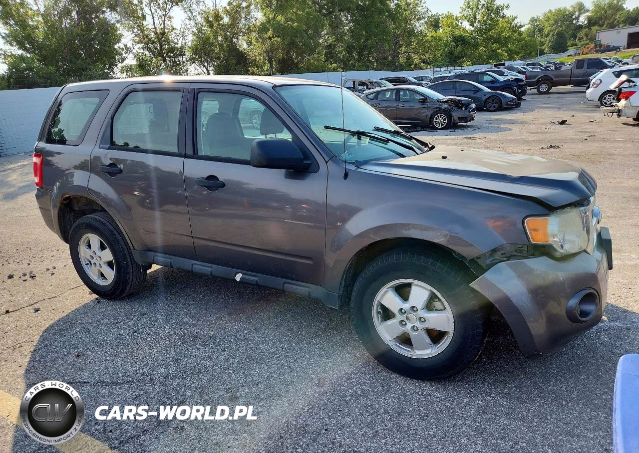 2012 Ford Escape Xls VIN:1FMCU0C73CKB28117 - 4