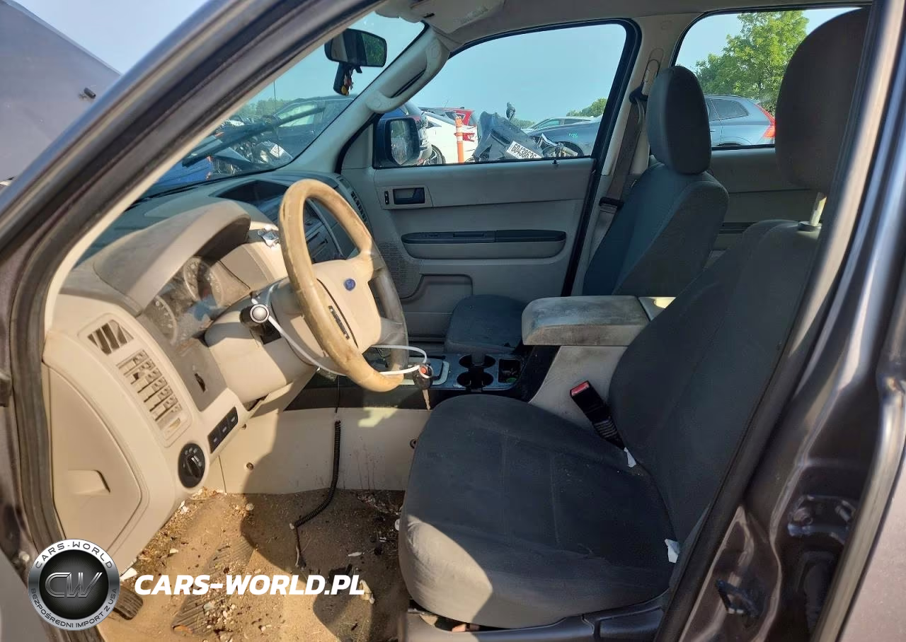 2012 Ford Escape Xls VIN:1FMCU0C73CKB28117 - 7